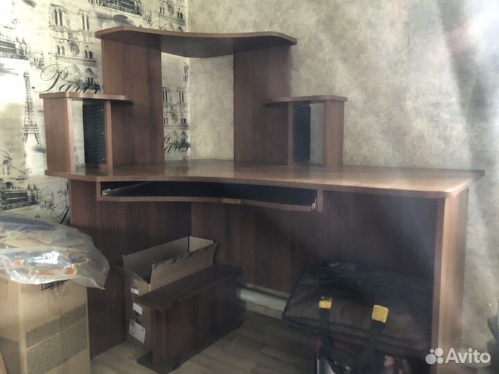 Компьютерный стол