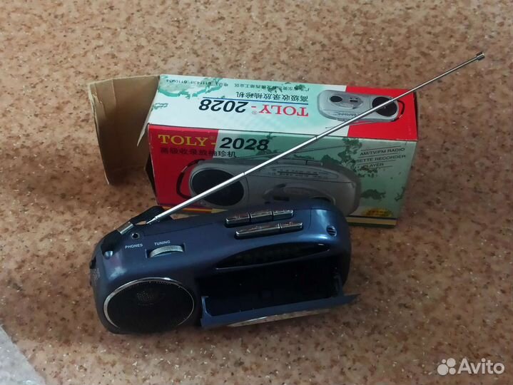 Касетный рекодер радиоприемник Toly-2028