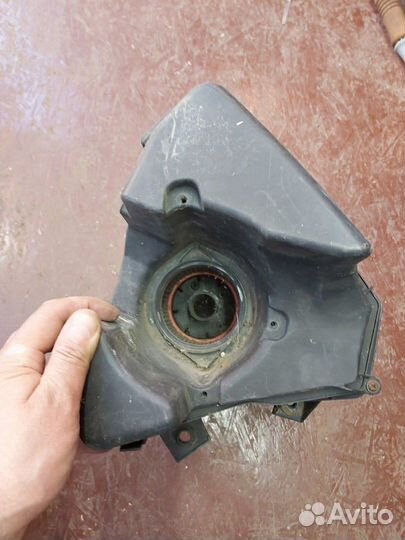 Корпус воздушного фильтра Ауди А8 Д3