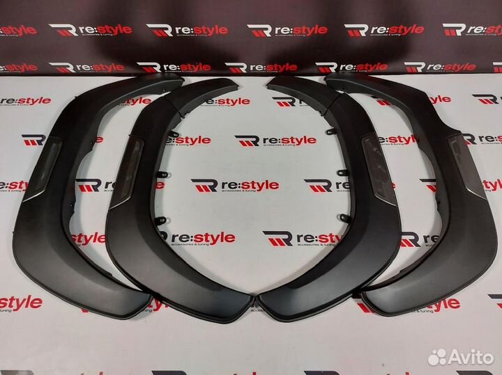 Фендера Toyota Hilux Pick Up с 2020 Тонкие R1686