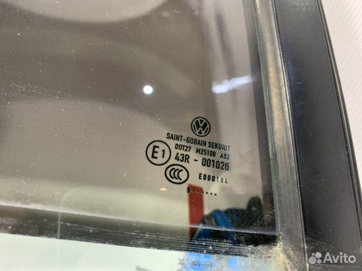 Стекло двери задней правой (форточка) Volkswagen