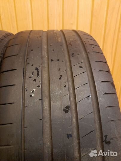 Yokohama Advan Sport V107 245/35 R19