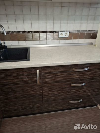 Кухонный гарнитур б/у с техникой