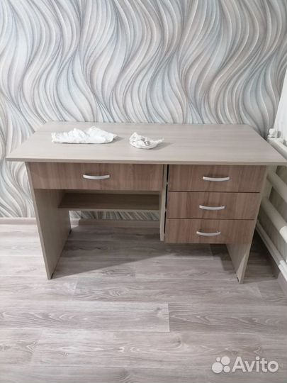 Стол письменный Сити