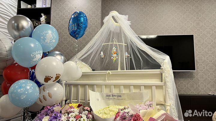 Кроватка детская на маятнике из цельного дерева