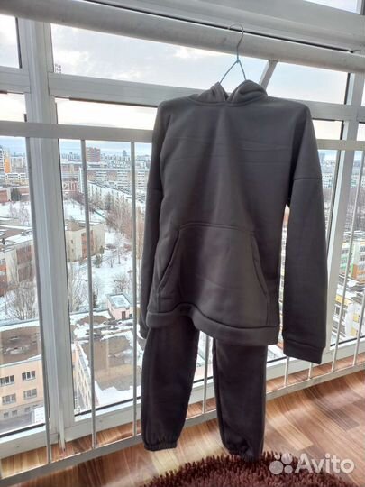 Женская одежда и обувь