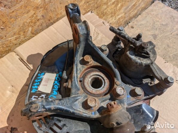 Кулак поворотный передний Toyota Corolla Е210 Е21