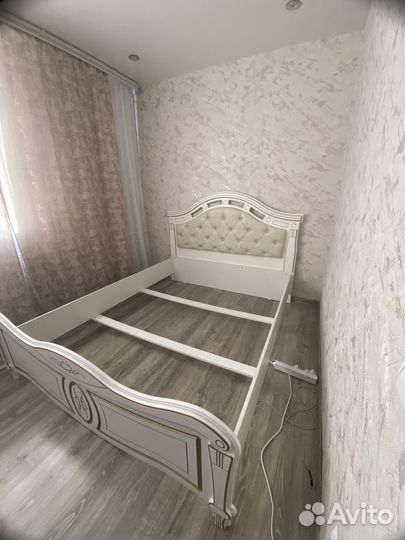 Кровать