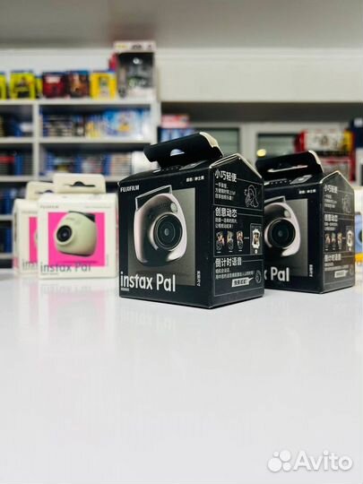 Компактный фотоаппарат Fujifilm Instax Pal Limited