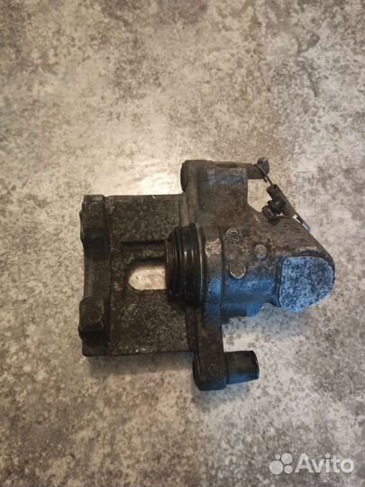 Задний правый суппорт Vectra c