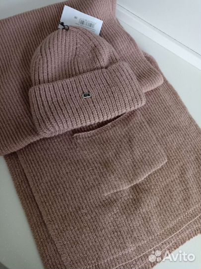 Комплект шапка и шарф Новый