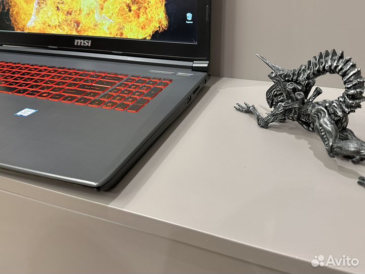 Msi 17.3/i7 7gen/12gb/GTX1050/ssd+1tb/ips Full HD