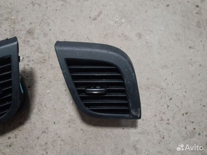 Дефлектор воздушный hyundai solaris 1 левый правый