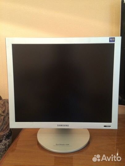 Монитор Samsung Syncmaster 173P