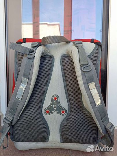 Рюкзак школьный
