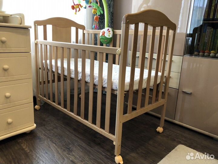 Детская кроватка