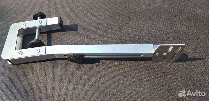 Крепление датчика и монитора эхолота