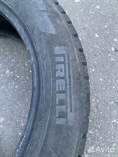 Pirelli Ice Zero 235/55 R20