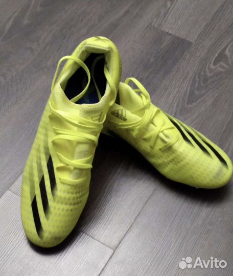 Футбольные бутсы adidas