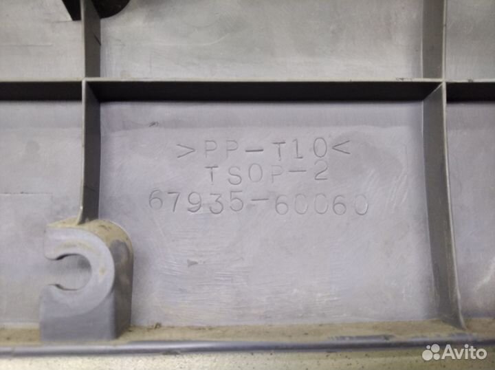 Обшивка двери багажника Land Cruiser (100) 1998-20