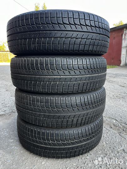 Michelin X-Ice XI3 215/65 R17 99T