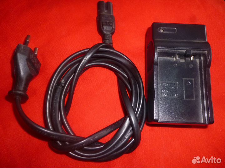 Видеокамера sony HDR-700E