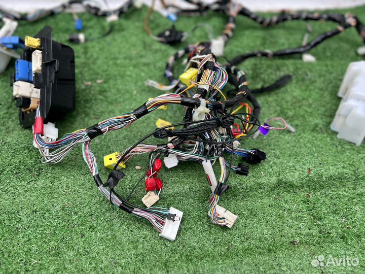 Проводка под торпедо Toyota Celica ZZT231 2ZZ-GE