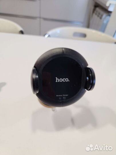 Автомобильное зу и держать hoco