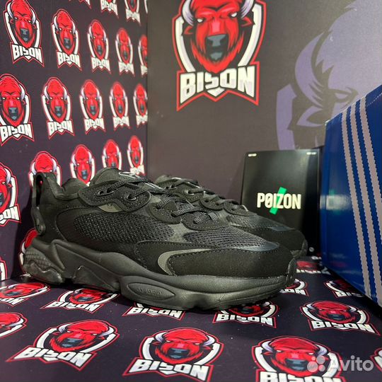 Кроссовки adidas ozweego