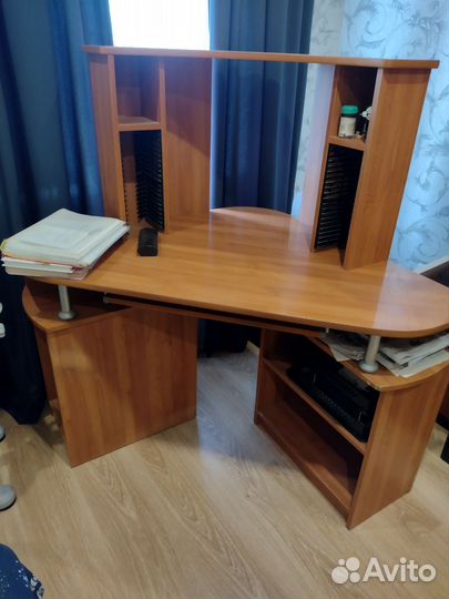 Стол компьютерный