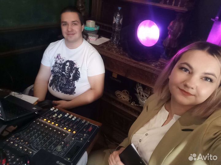 Ведущий и диджей