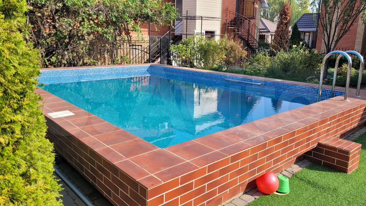 Дом 200 м² на участке 6 сот.