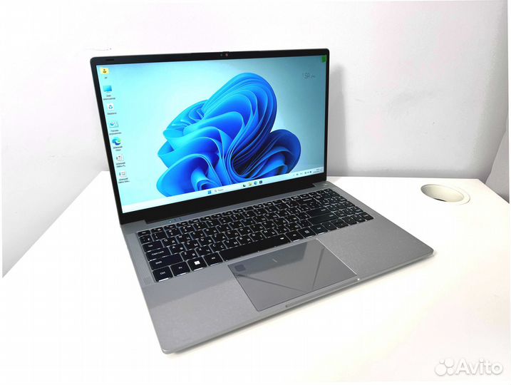 Новый игровой ноутбук с SSD 512GB и 16GB DDR