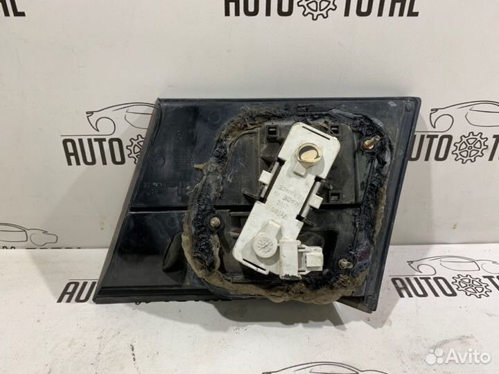 Фонарь задний левый Nissan Primera P10