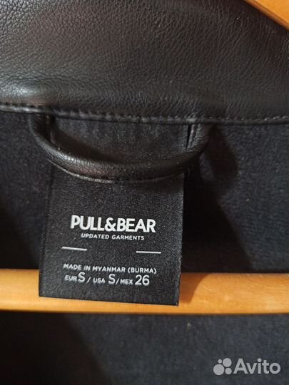 Черная кожаная рубашка pull bear