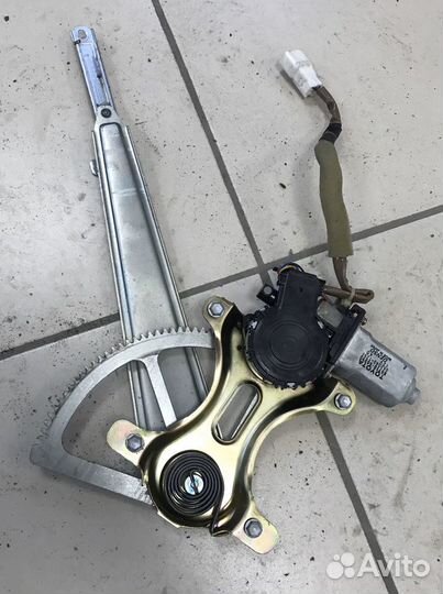 Стеклоподъемник задней двери Lexus LS430 Celsior U