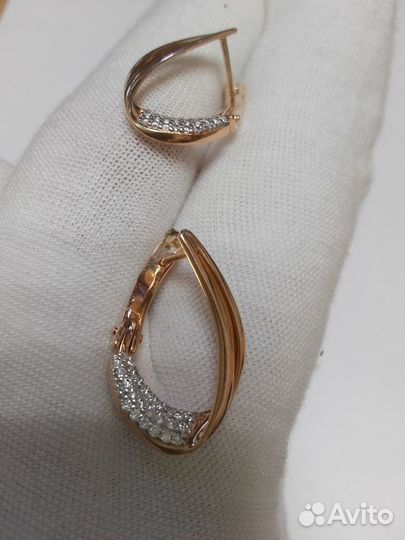 Золотые серьги с фианитом