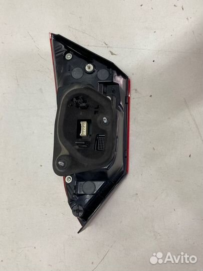 Фонарь внутренний задний левый Toyota Camry