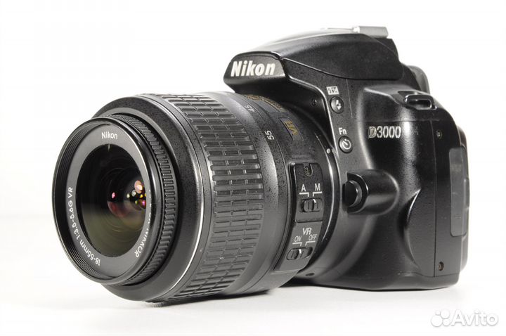 Nikon D3000, комплект с объективом