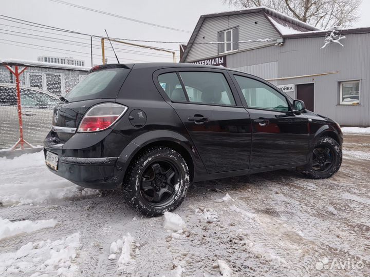 Opel Astra 1.8 МТ, 2011, 255 640 км