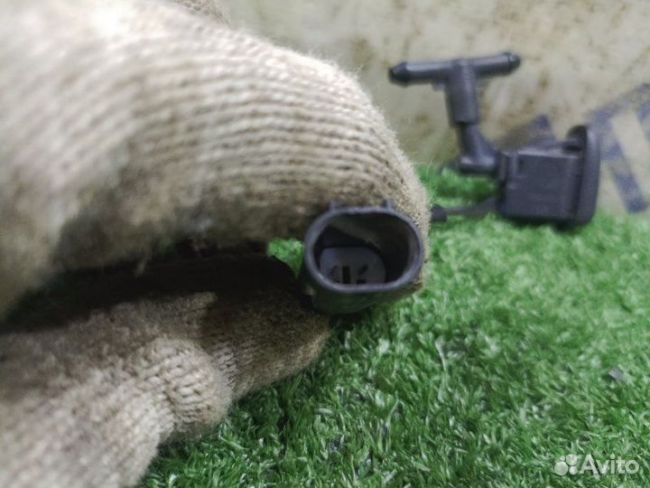 Форсунка омывателя правая Bmw X5 кроссовер 3.0 M54