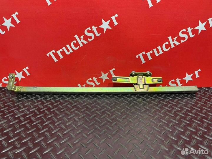 Направляющая стекла двери левой