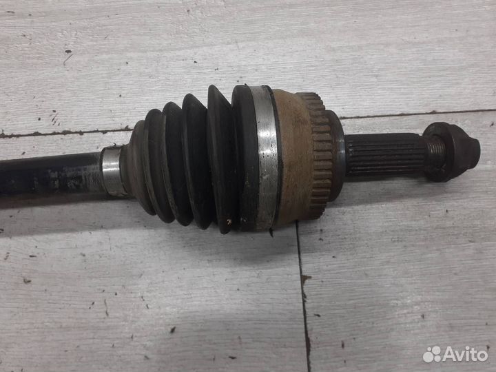 Полуось передняя правая Geely Emgrand EC7