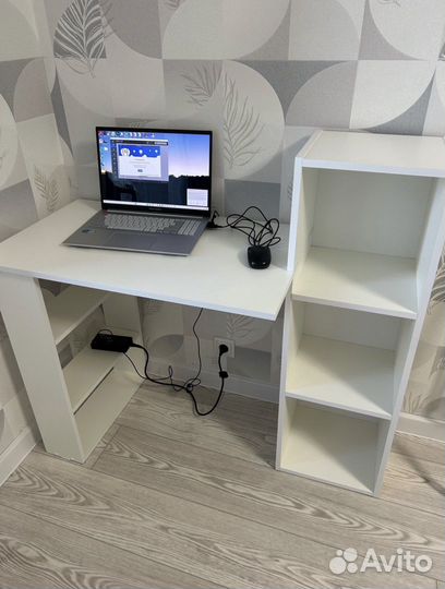 Комьютерный стол как IKEA