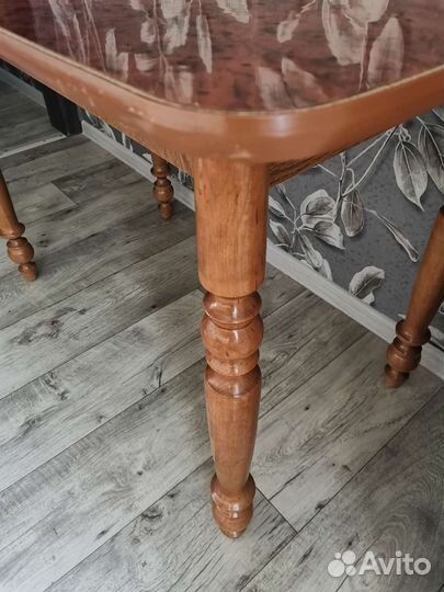 Кухонный стол