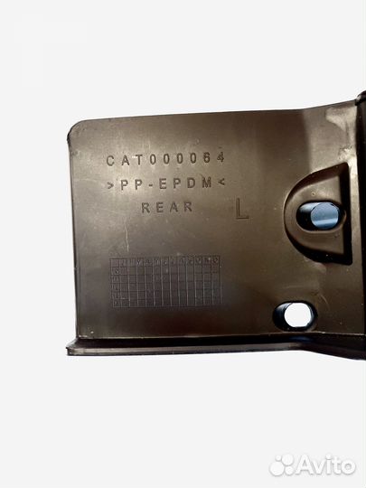 Брызговик новый задний Land Rover Discovery 3 -4