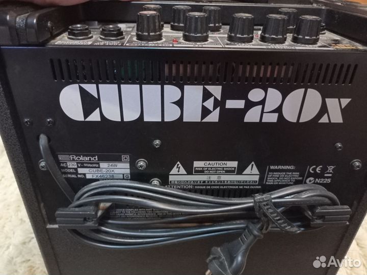 Комбоусилитель Roland cube 20x
