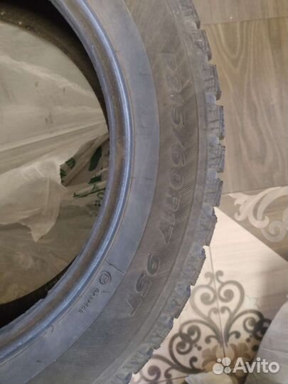 Hankook Winter I'Pike 215/60 R17 95T