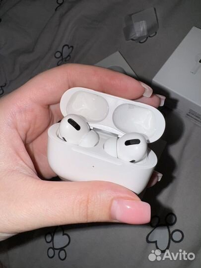 Беспроводные наушники apple airpods