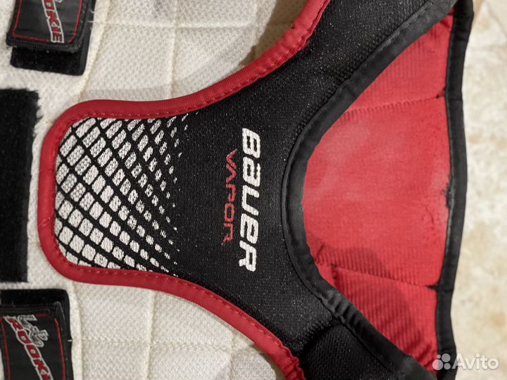 Нагрудник хоккейный bauer